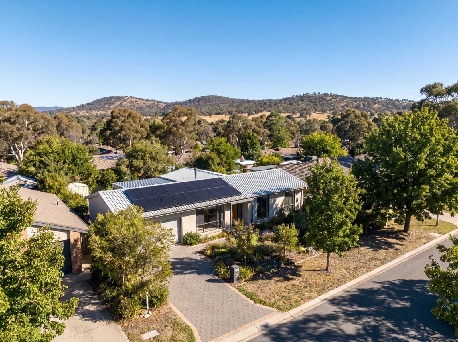 Solar panels in Woden